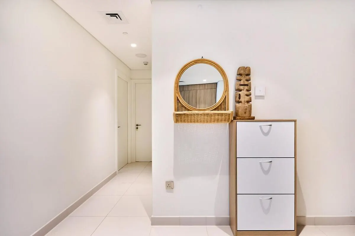 Beach Vista - Stunning Sea View Dubai Apartment